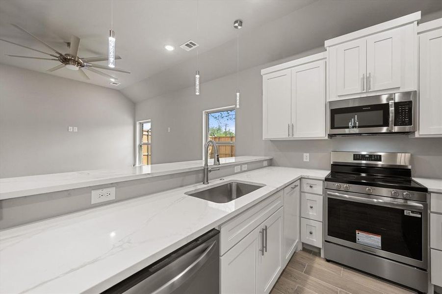Furnished interior view inside a new home in , Kerens (Image 10).