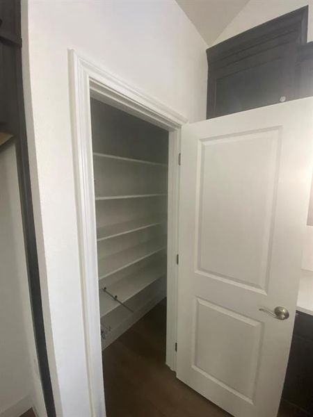 Spacious, unfurnished interior of a new home in Creekshaw, Royse City (Image 9).