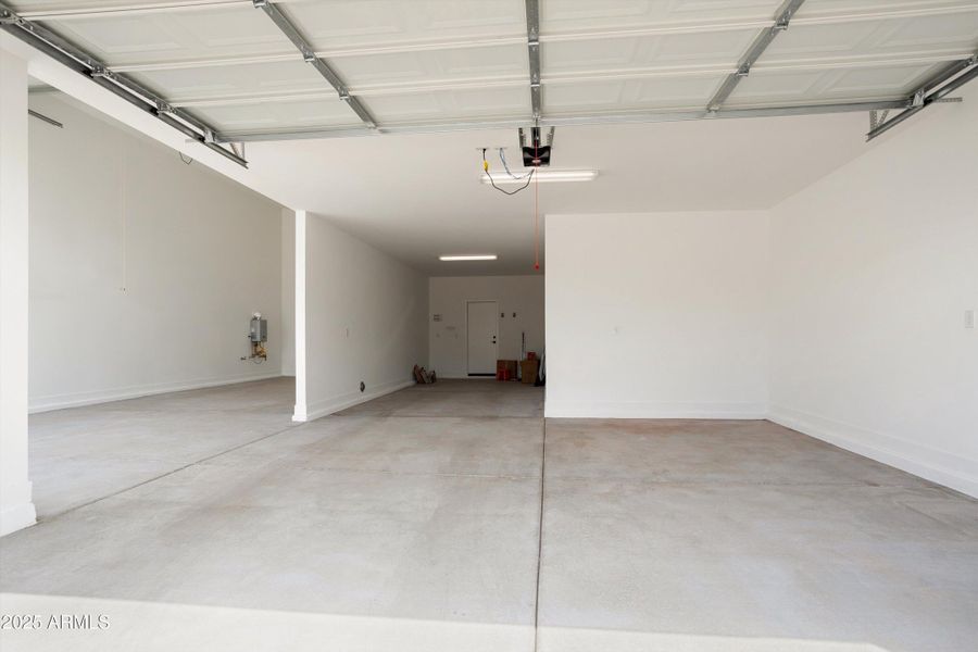 3 Garage - Plus RV Garage 3 Garage - Plus RV Garage