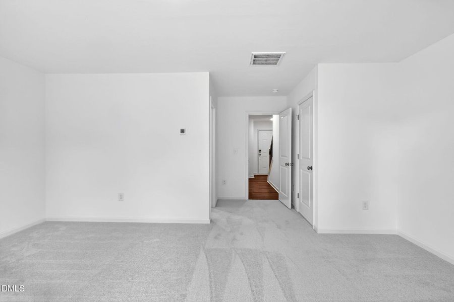 09_3212_Gypsum_Dr_Durham_NC_27703-Living