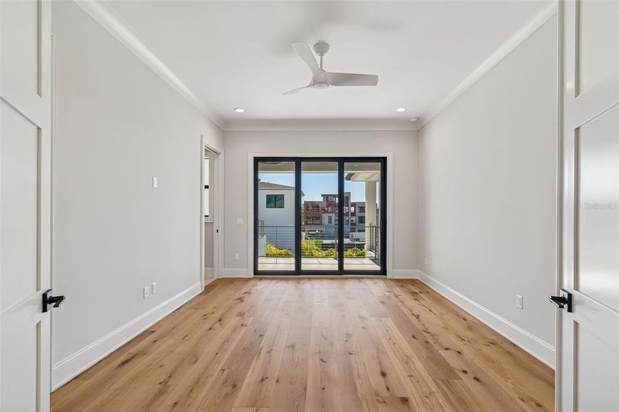 Spacious, unfurnished interior of a new home in , Tampa (Image 21).