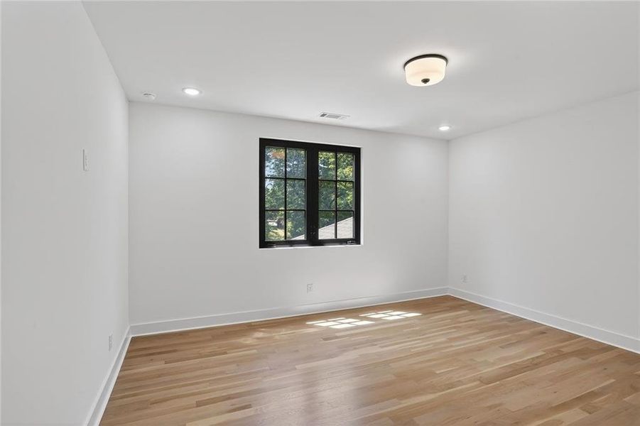 Spacious, unfurnished interior of a new home in , Roswell (Image 24).