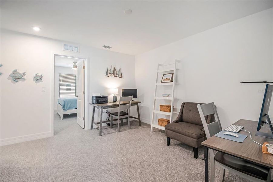 Furnished interior view inside a new home in , Orlando (Image 22).