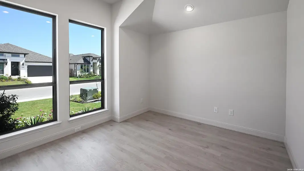 Spacious, unfurnished interior of a new home in Meadows of Mill Creek, Seguin (Image 19).