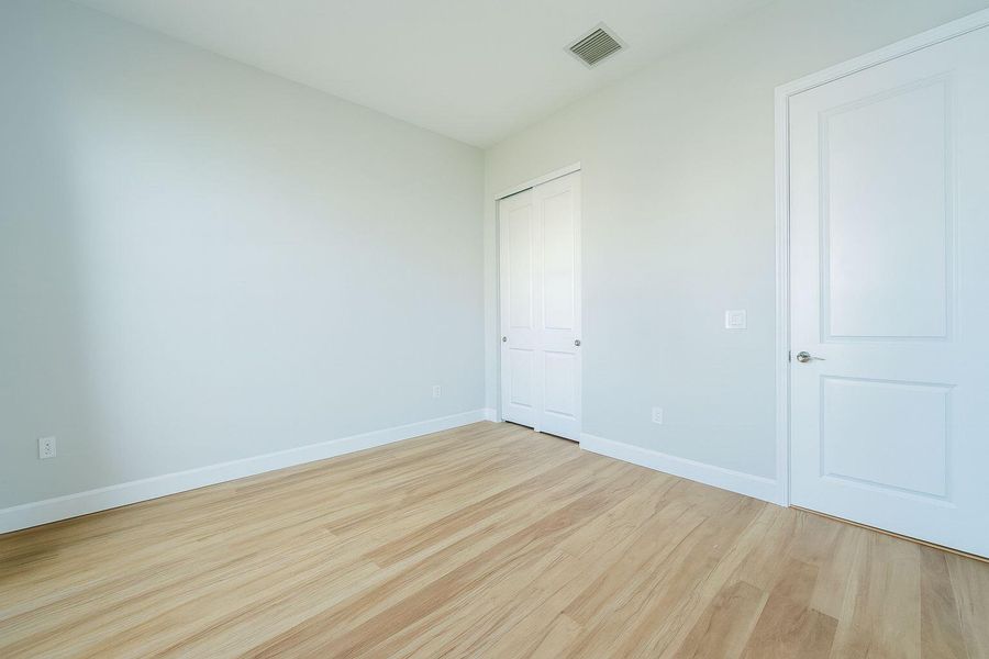 Spacious, unfurnished interior of a new home in , Westlake (Image 10).