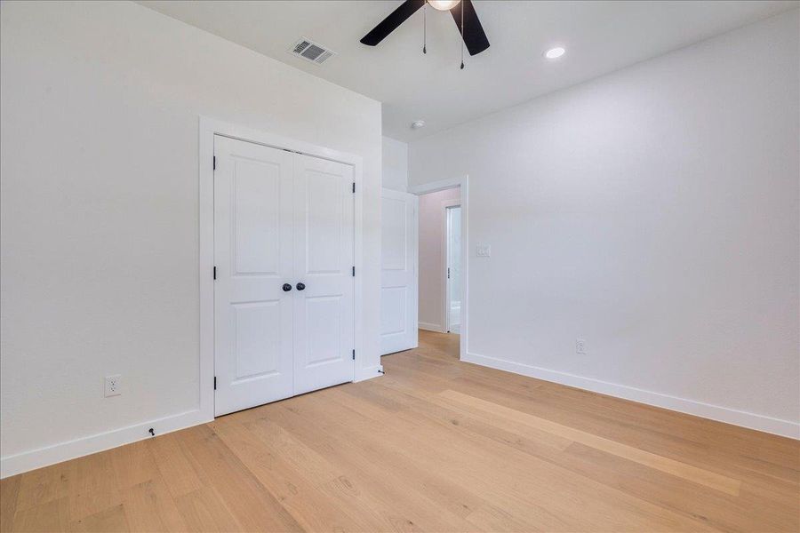 Spacious, unfurnished interior of a new home in , Bastrop (Image 23).