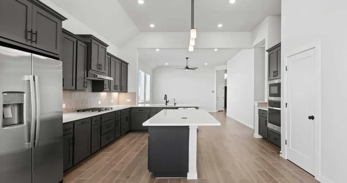 Furnished interior view inside a new home in Meyer Ranch, New Braunfels (Image 5).