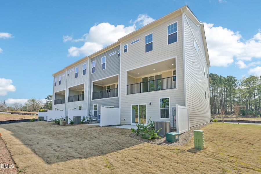 49-web-or-mls-Dunzo Dr-S1203-049