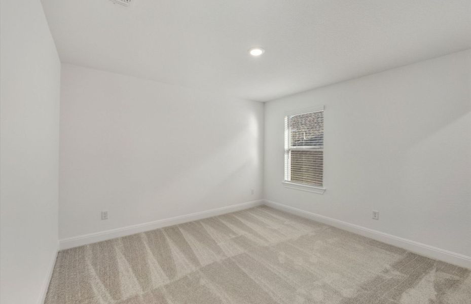 Spacious, unfurnished interior of a new home in Saddleback at Santa Rita Ranch, Liberty Hill (Image 21).