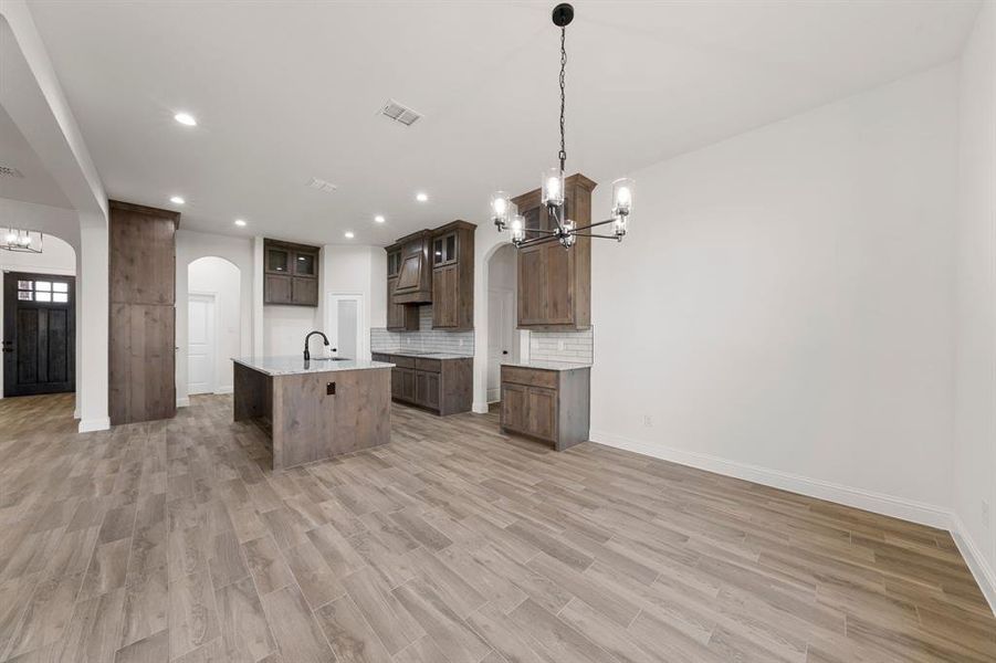 Spacious, unfurnished interior of a new home in , Waxahachie (Image 15).