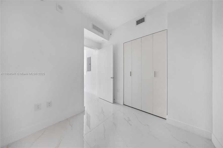 Spacious, unfurnished interior of a new home in Aria Reserve, Miami (Image 28). Spacious, unfurnished interior of a new home in Aria Reserve, Miami (Image 28).