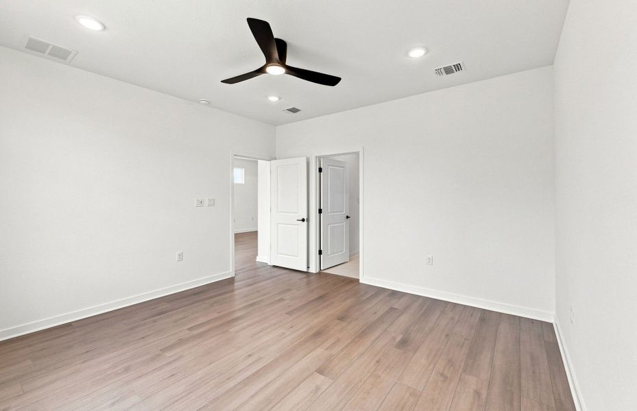 Spacious, unfurnished interior of a new home in Del Webb Austin at Lost Pines, Bastrop (Image 38).