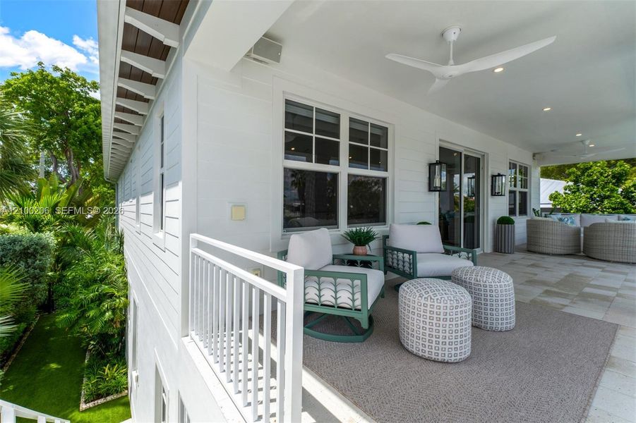 Exterior details and patio area of a home in , Tavernier (Image 38).