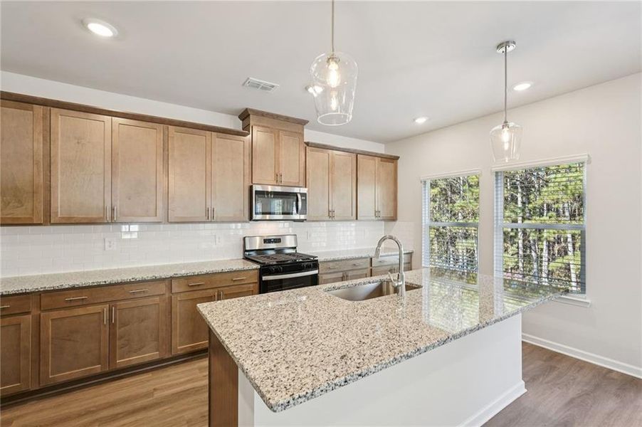 Furnished interior view inside a new home in Ivey Township, Dallas (Image 30).