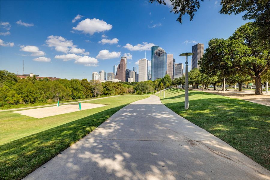 Buffalo Bayou Park is minutes away. Enjoy all the perks of being right outside of Downtown Houston. From the Skate park to the Cistern, Boat tours, Bike tours, Music events, volleyball, dog park, and Flora Restaurant; it all encompasses the 52-mile waterway! Located on the West End of Buffalo Bayou Park the newest Urban Village, Regent Square and Autry Park, features world class dining, shopping, and entertainment.