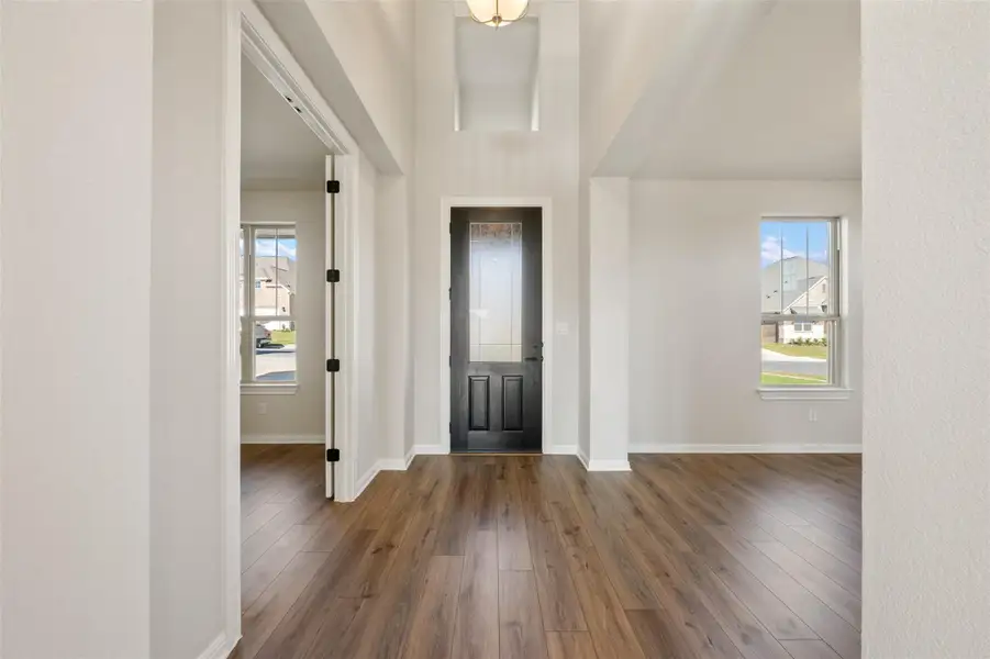 Representative images and renderings are for illustrative purposes. Actual structural options and design finishes of home may vary.