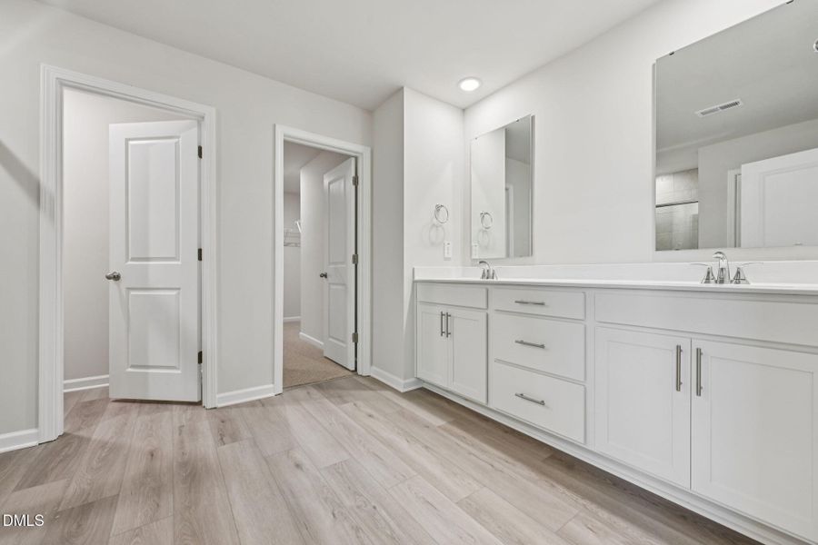 46-web-or-mls-Raleigh - Oak Manor - 113