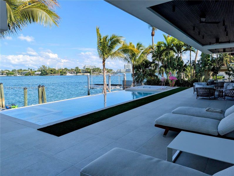Exterior details and patio area of a home in , Miami Beach (Image 19).