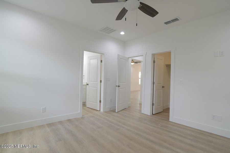Spacious, unfurnished interior of a new home in , Jacksonville (Image 19).