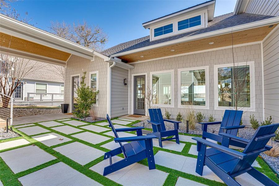 Exterior details and patio area of a home in , Eustace (Image 4).