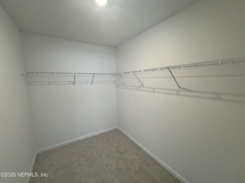Spacious, unfurnished interior of a new home in Hyland Trail, Green Cove Springs (Image 26).