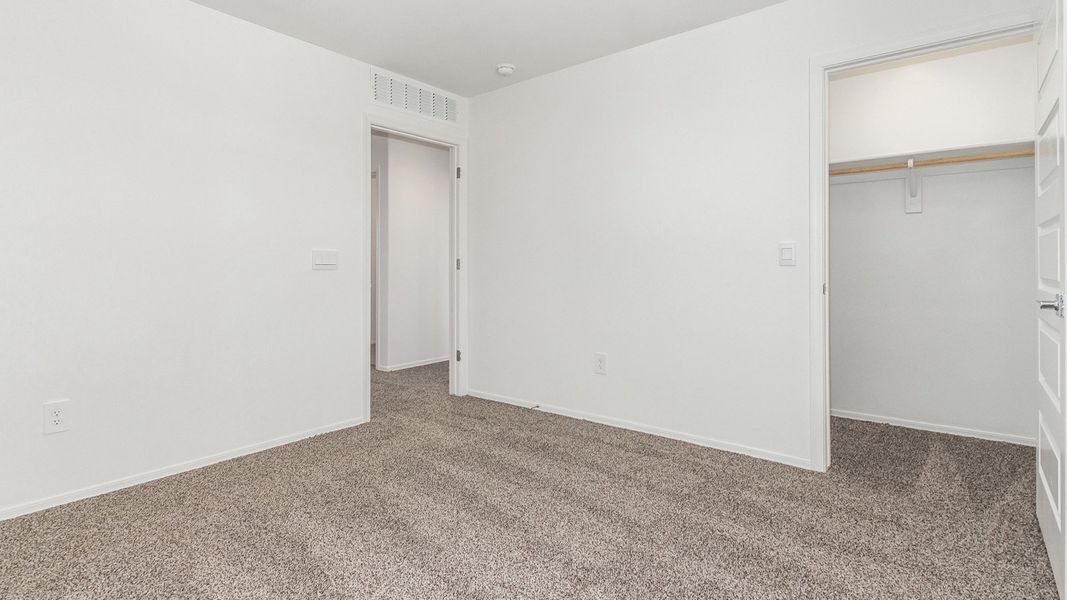 Spacious, unfurnished interior of a new home in Blackhawk, Tucson (Image 18).