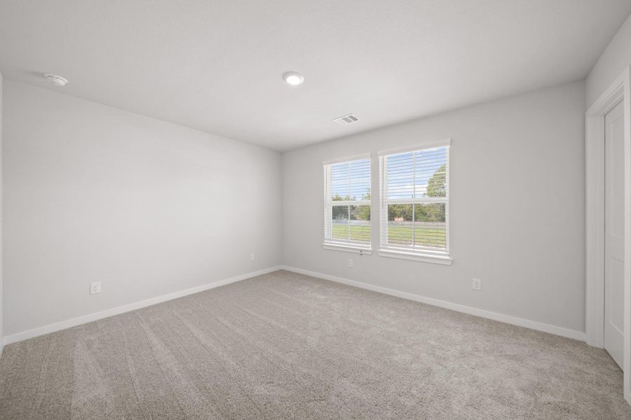 Spacious, unfurnished interior of a new home in Russell Ranch, Bay City (Image 20).