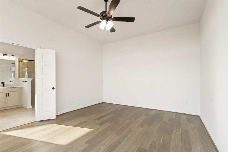 Spacious, unfurnished interior of a new home in Creekhaven, Arcola (Image 34).