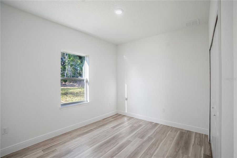 Spacious, unfurnished interior of a new home in , Ocala (Image 27).