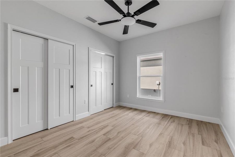 Spacious, unfurnished interior of a new home in , Oak Hill (Image 44).