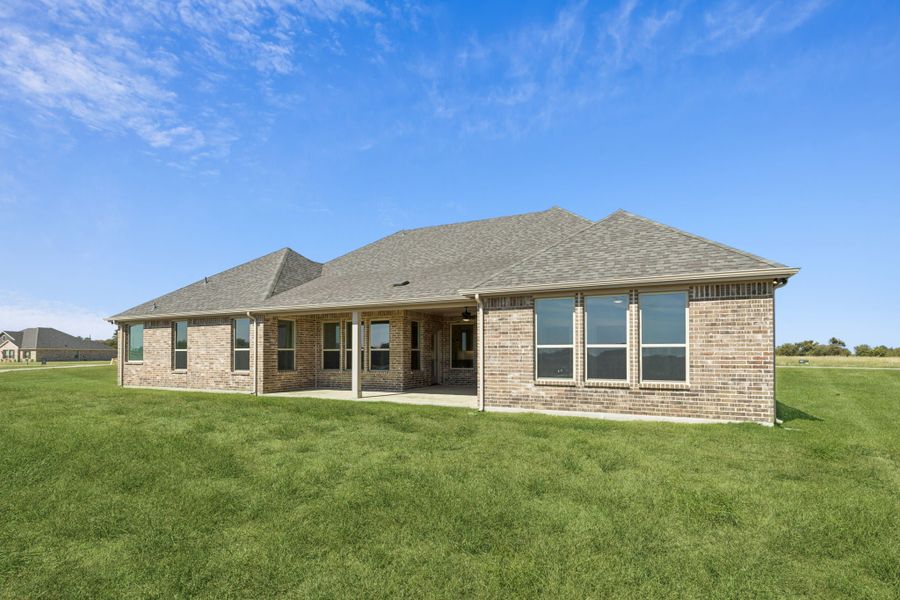 Representative exterior details of a home built from the Halsted by Centre Living Homes in Lakeway Estates, Waxahachie (Image 26).