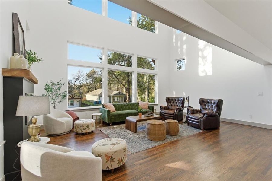 Furnished interior view inside a new home in , Denison (Image 13).