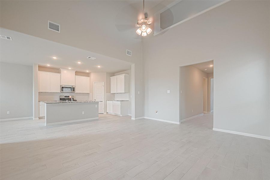 Spacious, unfurnished interior of a new home in Mill Creek Trails, Magnolia (Image 32).