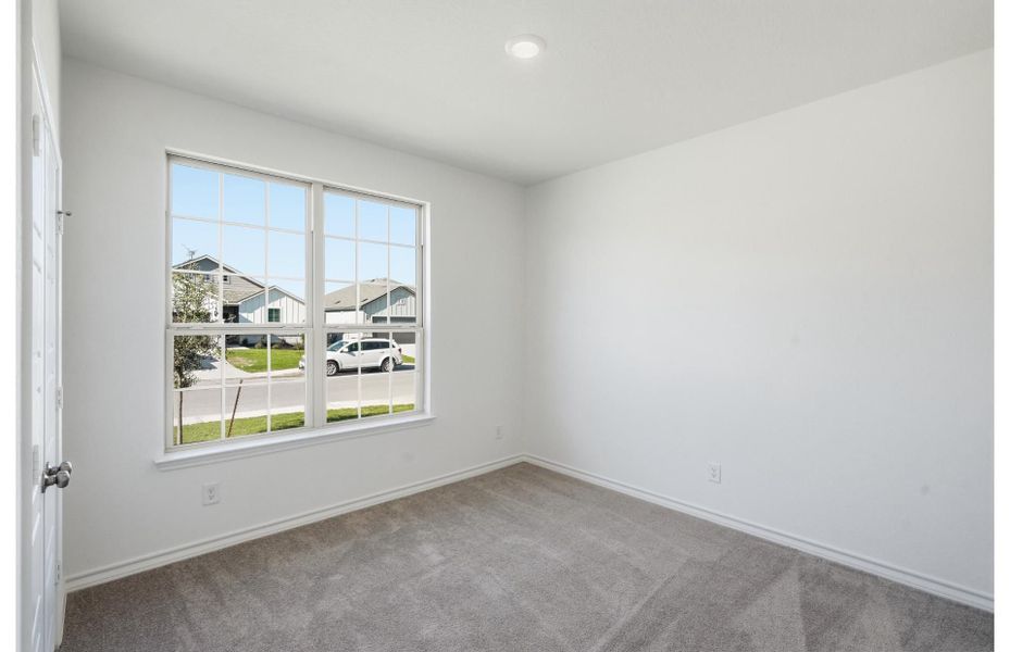 Representative unfurnished interior of a home built from the Orchard by Pulte Homes in Dove Song, Marion (Image 10).