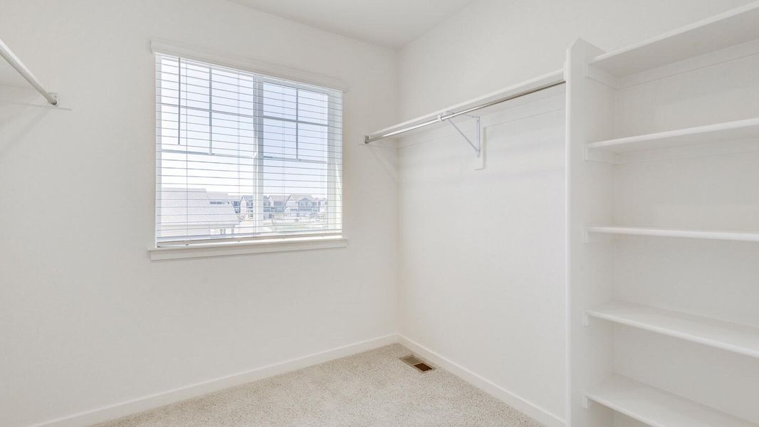 Spacious, unfurnished interior of a new home in Silver Peaks, Lochbuie (Image 20). Spacious, unfurnished interior of a new home in Silver Peaks, Lochbuie (Image 20).