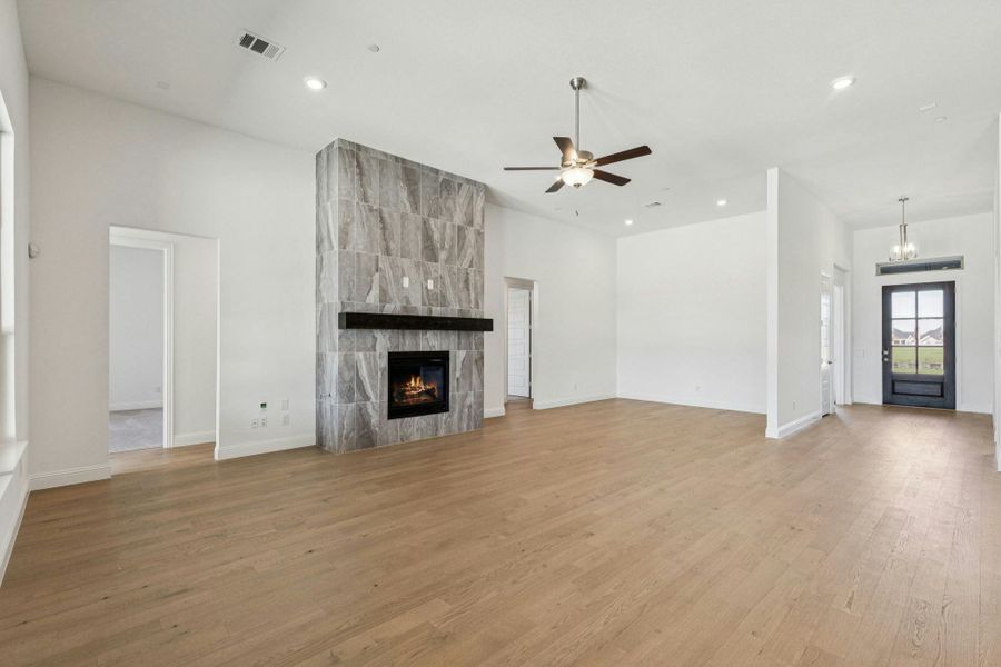 Representative unfurnished interior of a home built from the Franklin by Kindred Homes in Oak Creek Ranch, Waxahachie (Image 21).