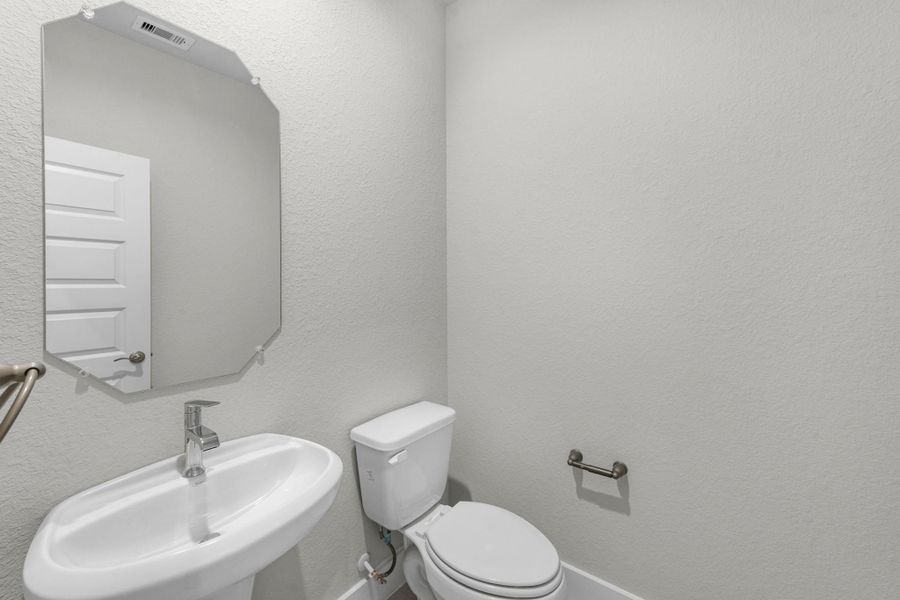 Furnished interior view inside a new home in Beacon Hill, Waller (Image 12).