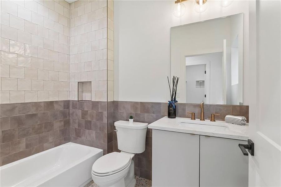 Furnished interior view inside a new home in , Atlanta (Image 53).