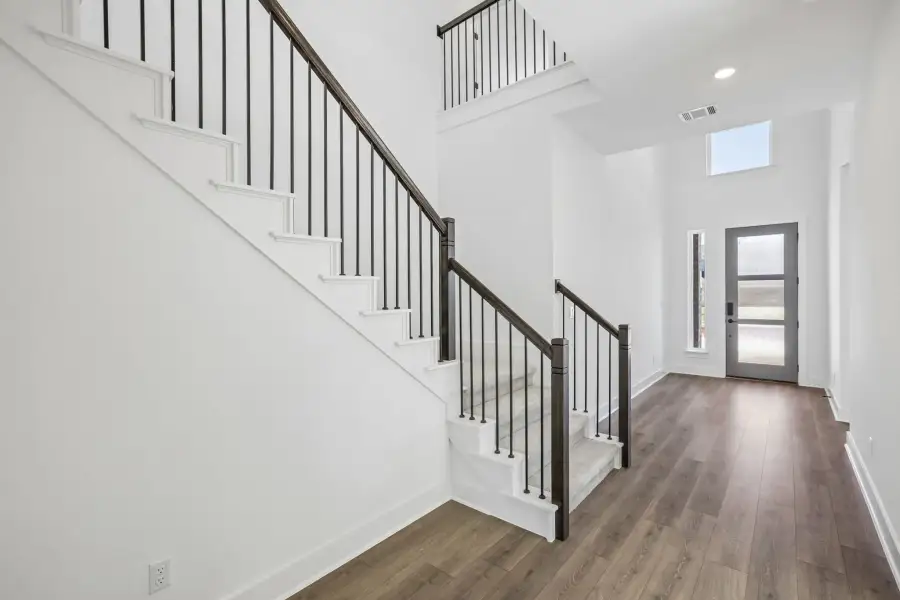Spacious, unfurnished interior of a new home in Easton Park, Austin (Image 26).