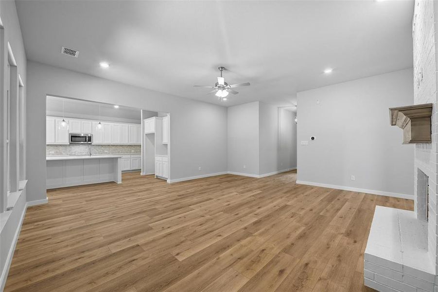 Spacious, unfurnished interior of a new home in Arbor Oaks, Boyd (Image 28).