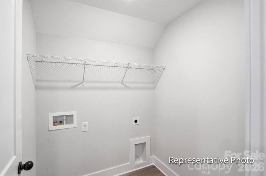 Spacious, unfurnished interior of a new home in Harrisburg Village, Harrisburg (Image 18).