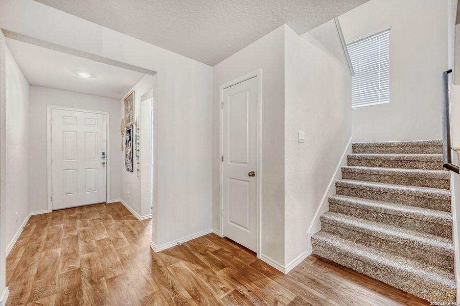 Spacious, unfurnished interior of a new home in Redbird Ranch, San Antonio (Image 21).