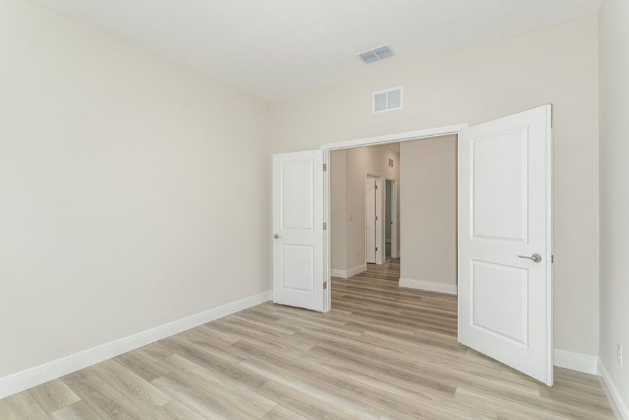 Spacious, unfurnished interior of a new home in Pasadena Woods, Wesley Chapel (Image 17). Spacious, unfurnished interior of a new home in Pasadena Woods, Wesley Chapel (Image 17).