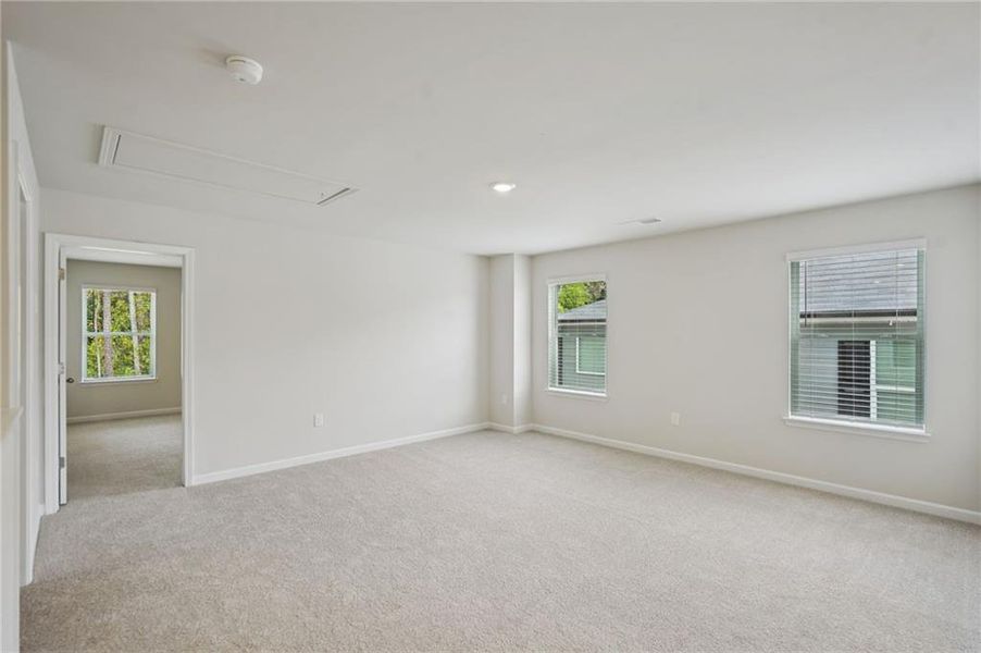 Spacious, unfurnished interior of a new home in Westmont Preserve, Powder Springs (Image 30).