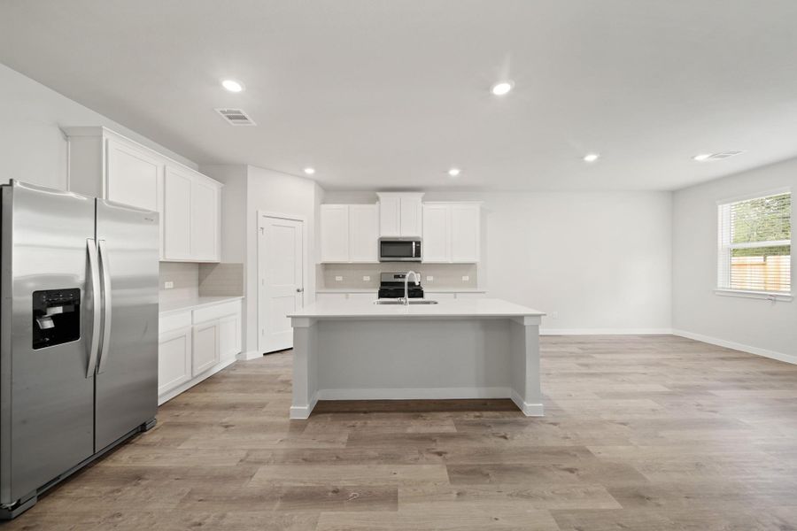 Furnished interior view inside a new home in Russell Ranch, Bay City (Image 10).