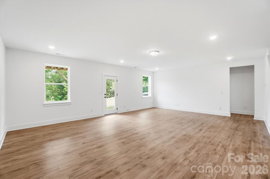 Spacious, unfurnished interior of a new home in Robinson Oaks, Gastonia (Image 20).