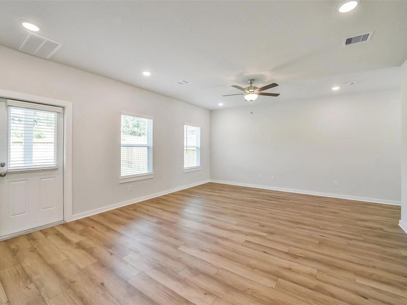 Spacious, unfurnished interior of a new home in Lakes at Black Oak, Magnolia (Image 20). Spacious, unfurnished interior of a new home in Lakes at Black Oak, Magnolia (Image 20).
