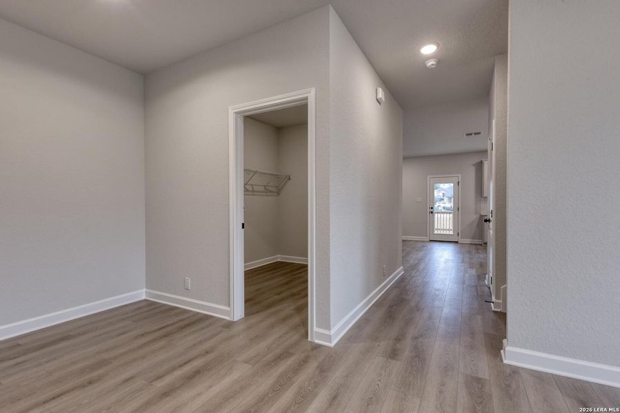 Spacious, unfurnished interior of a new home in Arcadia Ridge, San Antonio (Image 22). Spacious, unfurnished interior of a new home in Arcadia Ridge, San Antonio (Image 22).