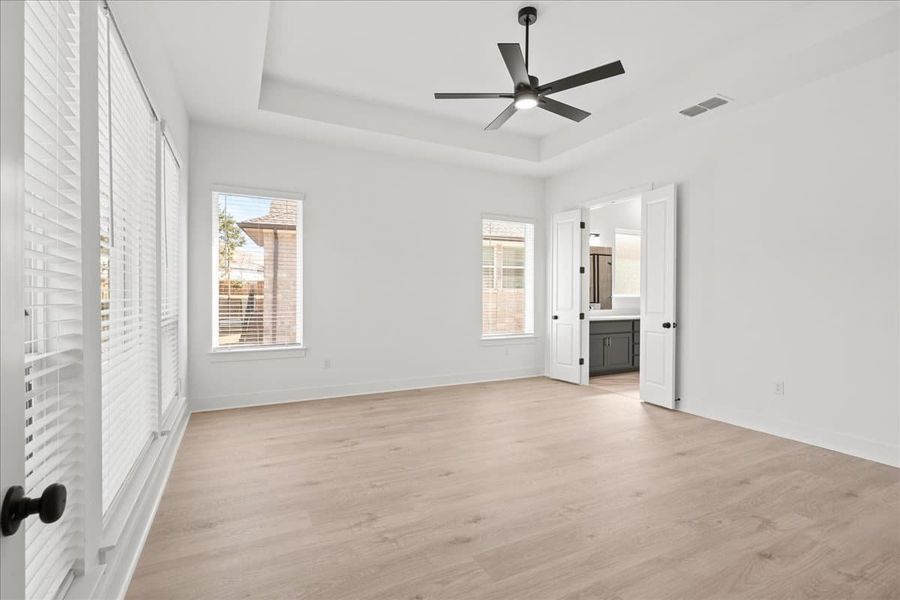 Spacious, unfurnished interior of a new home in 6 Creeks, Kyle (Image 28). Spacious, unfurnished interior of a new home in 6 Creeks, Kyle (Image 28).