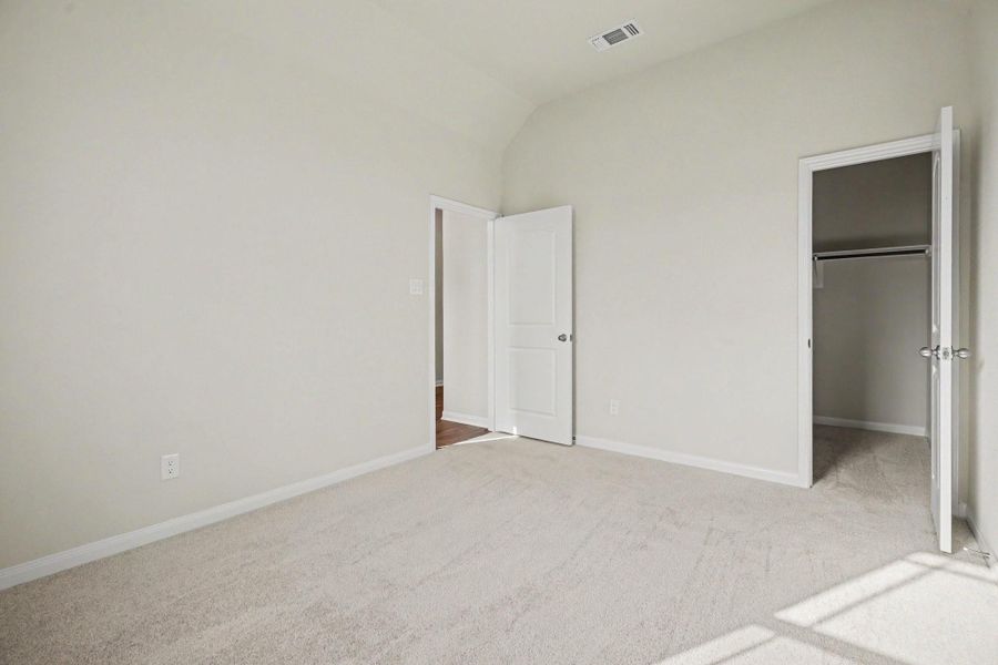 Spacious, unfurnished interior of a new home in Little River Ranch, Bay City (Image 15).